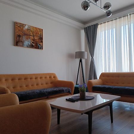סקופיה 19Th & 18Th Floor Secure Apartments With Pool & Fitness & Parking Included In Price מראה חיצוני תמונה
