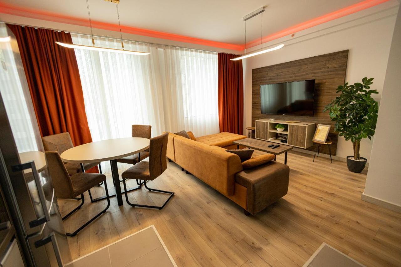 סקופיה 19Th & 18Th Floor Secure Apartments With Pool & Fitness & Parking Included In Price מראה חיצוני תמונה